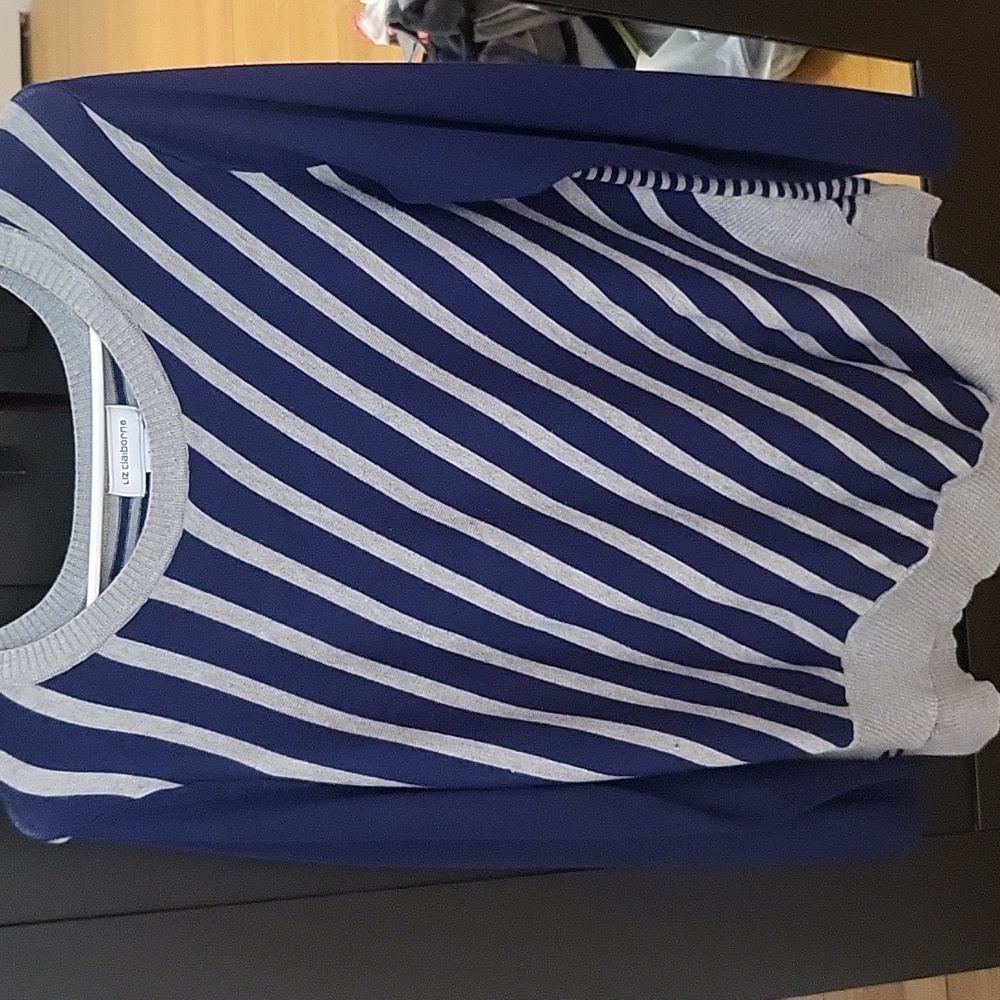 Women's sweater